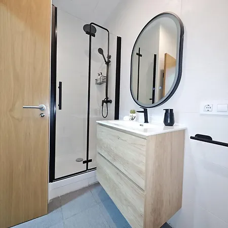 Del Mercado Little 아파트 *